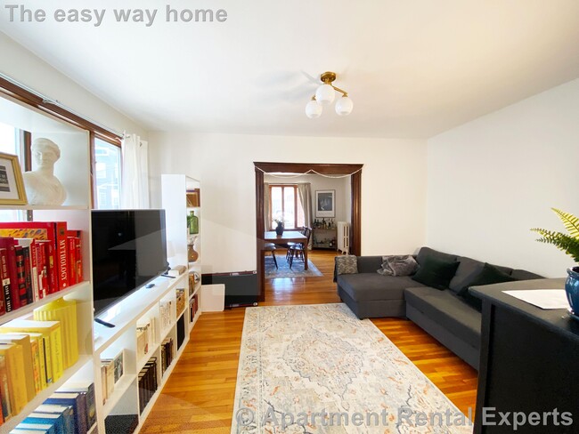 15 Clayton Ave in Medford, MA - Foto de edificio - Building Photo