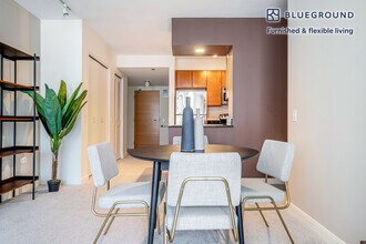 210 N Wells St in Chicago, IL - Building Photo - Building Photo