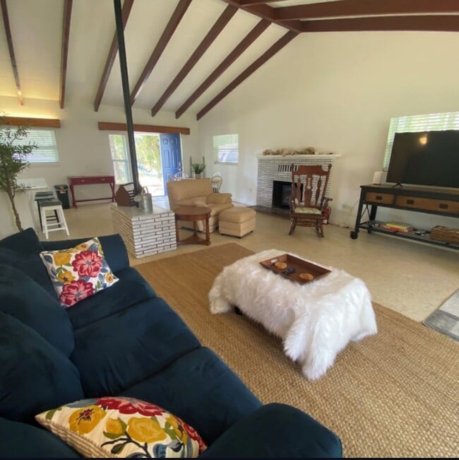 19986 E Pennsylvania Ave in Dunnellon, FL - Foto de edificio - Building Photo