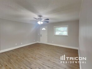 421 Iris Rd in Casselberry, FL - Building Photo - Building Photo