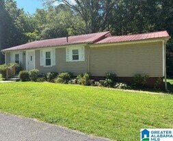 336 3rd St E in Wedowee, AL - Building Photo