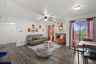 4500 E Oltorf St in Austin, TX - Building Photo - Building Photo