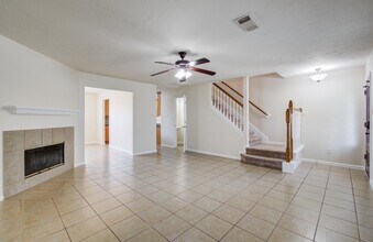 9007 S Ferndale Pl Dr in Houston, TX - Building Photo - Building Photo