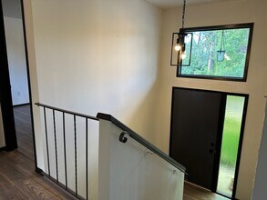 9621 N Indian Trail Rd in Spokane, WA - Foto de edificio - Building Photo