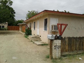 2724 Prospect St in Bakersfield, CA - Building Photo - Building Photo