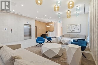 500 Plains Rd E in Burlington, ON - Building Photo - Building Photo