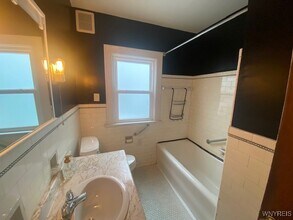 27 Henley Rd in Buffalo, NY - Building Photo - Building Photo