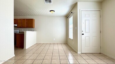 8491 Roseway Dr in El Paso, TX - Building Photo - Building Photo