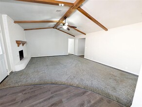 2209 N Lincoln Ave in Moore, OK - Building Photo - Building Photo