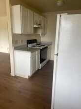 454 Umatilla St in Sutherlin, OR - Building Photo - Building Photo