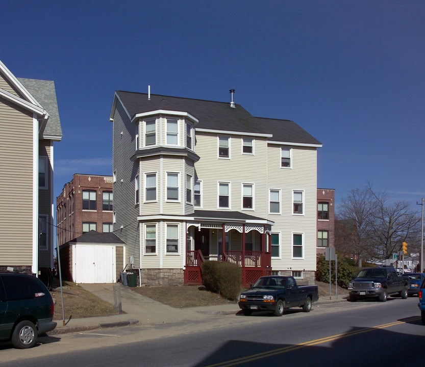 72 Broadway in Taunton, MA - Building Photo