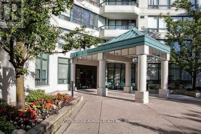 120 Promenade Cir in Vaughan, ON - Building Photo - Building Photo