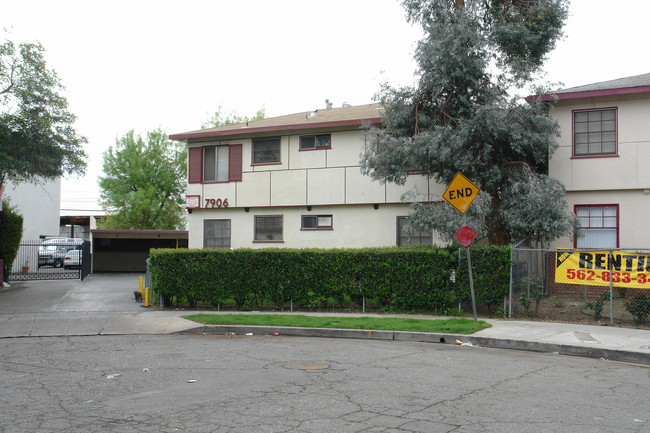 7906 Brimfield Ave in Panorama City, CA - Building Photo - Building Photo