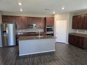4412 S Sunrise Bluff Way in Tucson, AZ - Building Photo - Building Photo