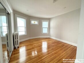 24 Willis St, Unit 1 in Boston, MA - Building Photo - Building Photo