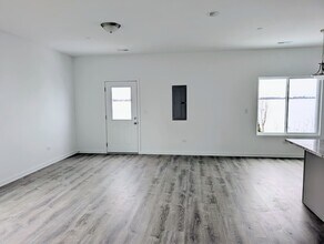 1241 Gillespie Ln in Yorkville, IL - Building Photo - Building Photo