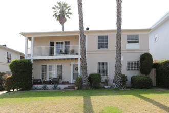 463 N Doheny Dr in Beverly Hills, CA - Building Photo - Building Photo