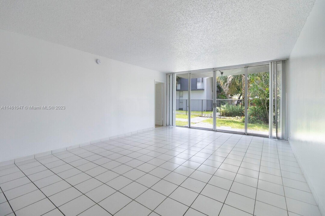 2930 Forest Hills Blvd-Unit -B205 in Coral Springs, FL - Building Photo