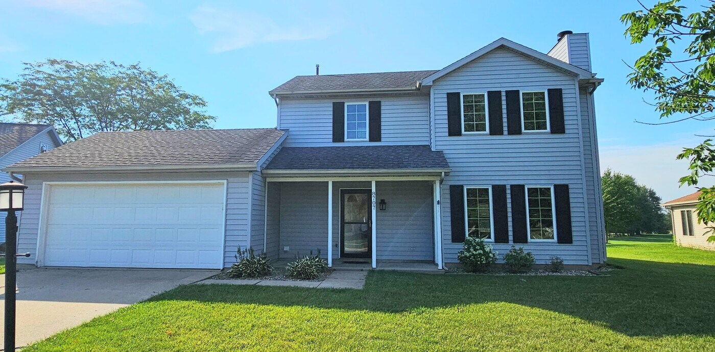 8707 Ash Bourne Dr in Fort Wayne, IN - Building Photo