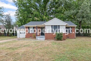 7702 Marvin Rd in Millington, TN - Building Photo