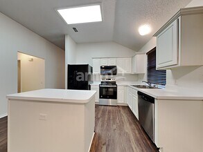 933 Paddington Dr E in Saginaw, TX - Building Photo - Building Photo