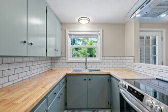 1901 Augusta St in Eugene, OR - Building Photo - Building Photo