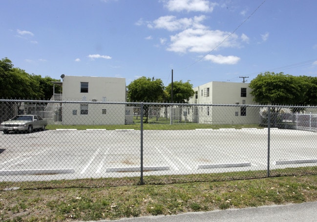Alberta Heights Apartments in Miami, FL - Building Photo - Building Photo