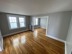 4 1st St, Unit 1 in Medford, MA - Building Photo - Building Photo