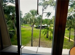 1800 SE St Lucie Blvd in Stuart, FL - Building Photo - Building Photo