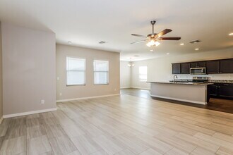 37317 W Bello Ln in Maricopa, AZ - Foto de edificio - Building Photo