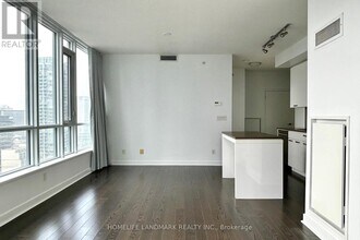 295-3295 Adelaide St W in Toronto, ON - Building Photo - Building Photo