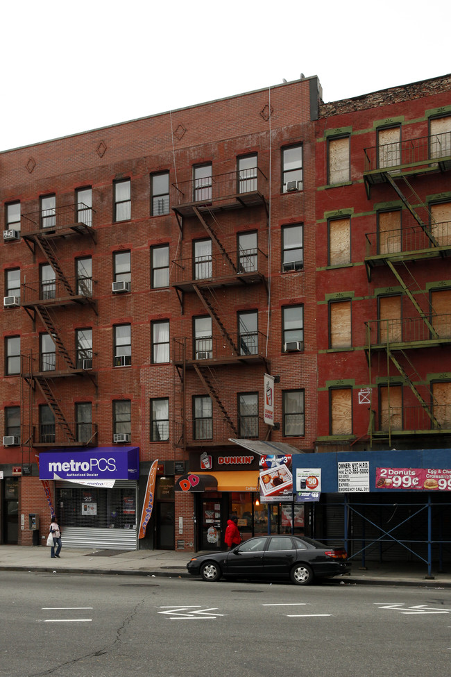 2264 Frederick Douglass Blvd in New York, NY - Building Photo - Building Photo