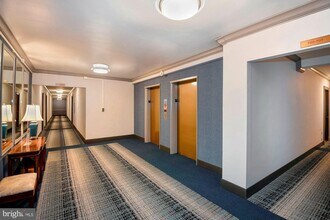 2475 Virginia Ave NW in Washington, DC - Building Photo - Building Photo