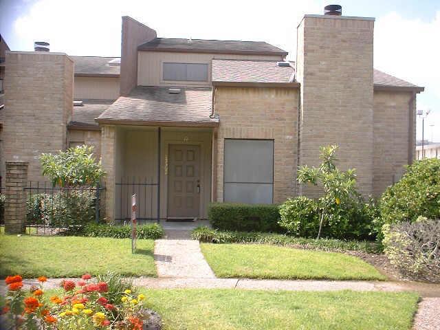 13357 Parkway Blvd in Sugar Land, TX - Building Photo