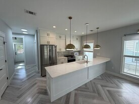 1011 N K St in Pensacola, FL - Building Photo