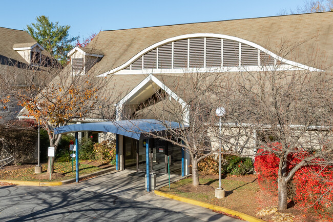 Seneca Heights Apartments in Gaithersburg, MD - Building Photo - Building Photo