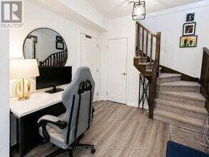 56 Waterlily Wy in Hamilton, ON - Building Photo - Building Photo
