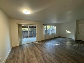 135 Warren Ave in Morgan Hill, CA - Building Photo - Building Photo