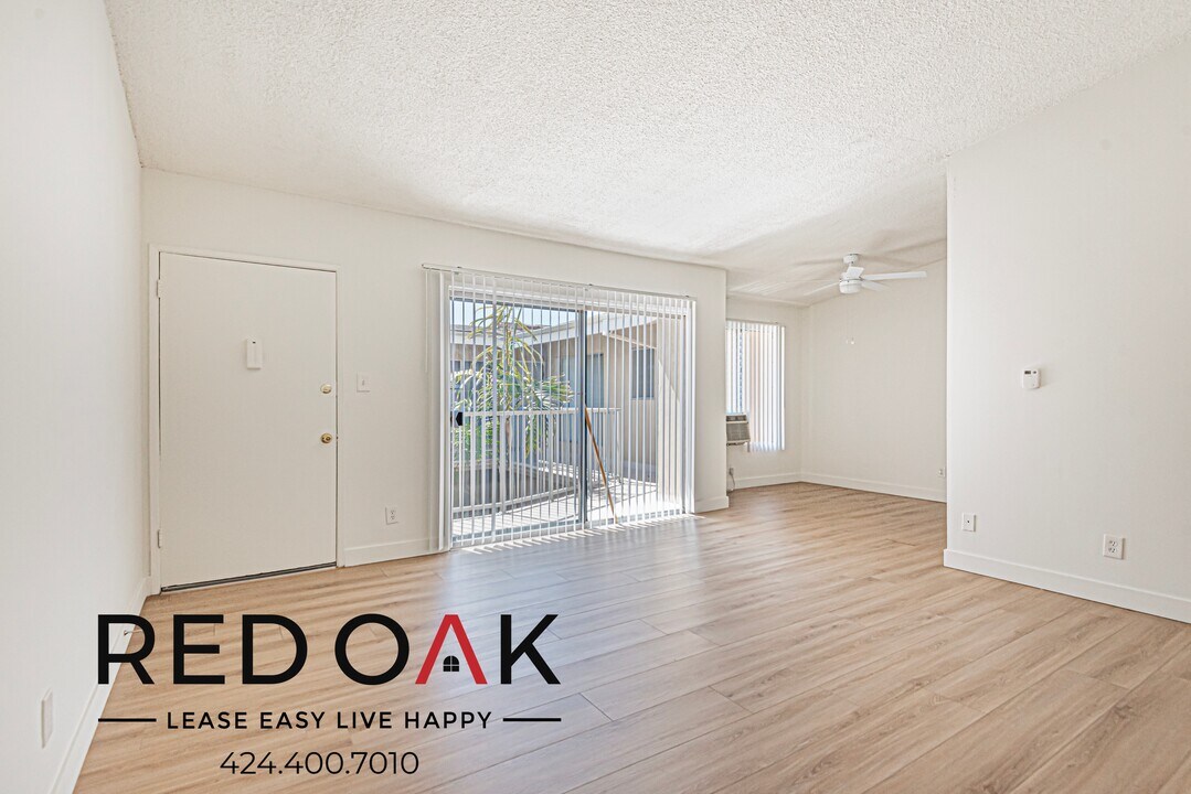 1035 N Edinburgh Ave in West Hollywood, CA - Building Photo