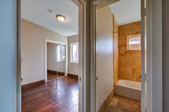 8508 Avalon Blvd in Los Angeles, CA - Foto de edificio - Building Photo