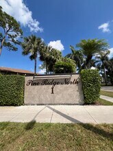 519 Shady Pine Way in Greenacres, FL - Building Photo - Building Photo