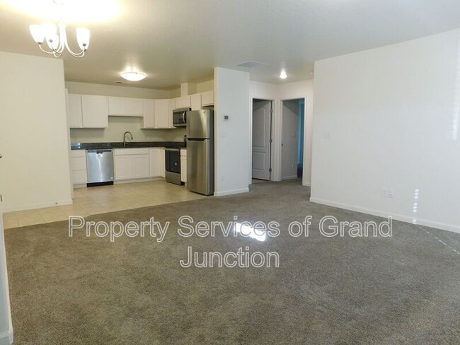 654 Trinity Way in Grand Junction, CO - Building Photo - Building Photo