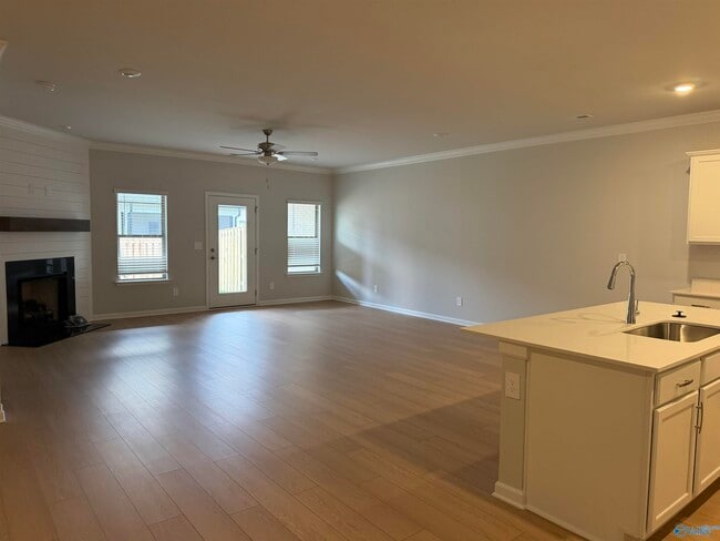 6061 Gardner Maples Dr SE in Owens Cross Roads, AL - Building Photo - Building Photo