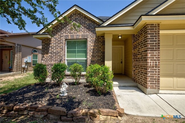 775 Spectrum Dr in New Braunfels, TX - Building Photo - Building Photo