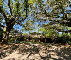 5525 Waters Dr in Savannah, GA - Building Photo