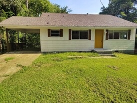 554 Launcelot Rd in Jackson, MS - Building Photo