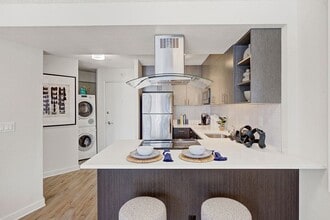 Tower 801 in Seattle, WA - Building Photo - Building Photo