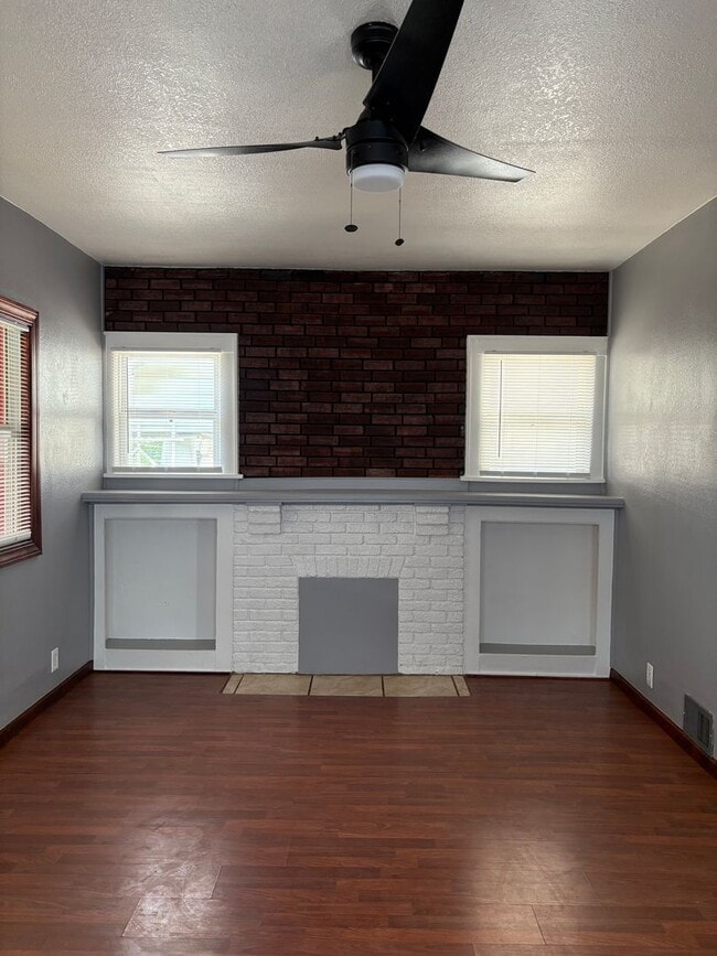 4907 College Ave in Kansas City, MO - Foto de edificio - Building Photo