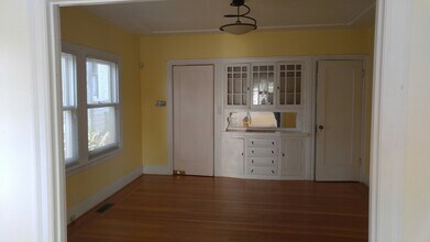 28 Moss Ave in Oakland, CA - Building Photo - Building Photo