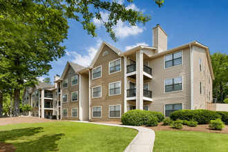 Brook Valley Apartment Homes in Douglasville, GA - Foto de edificio - Building Photo